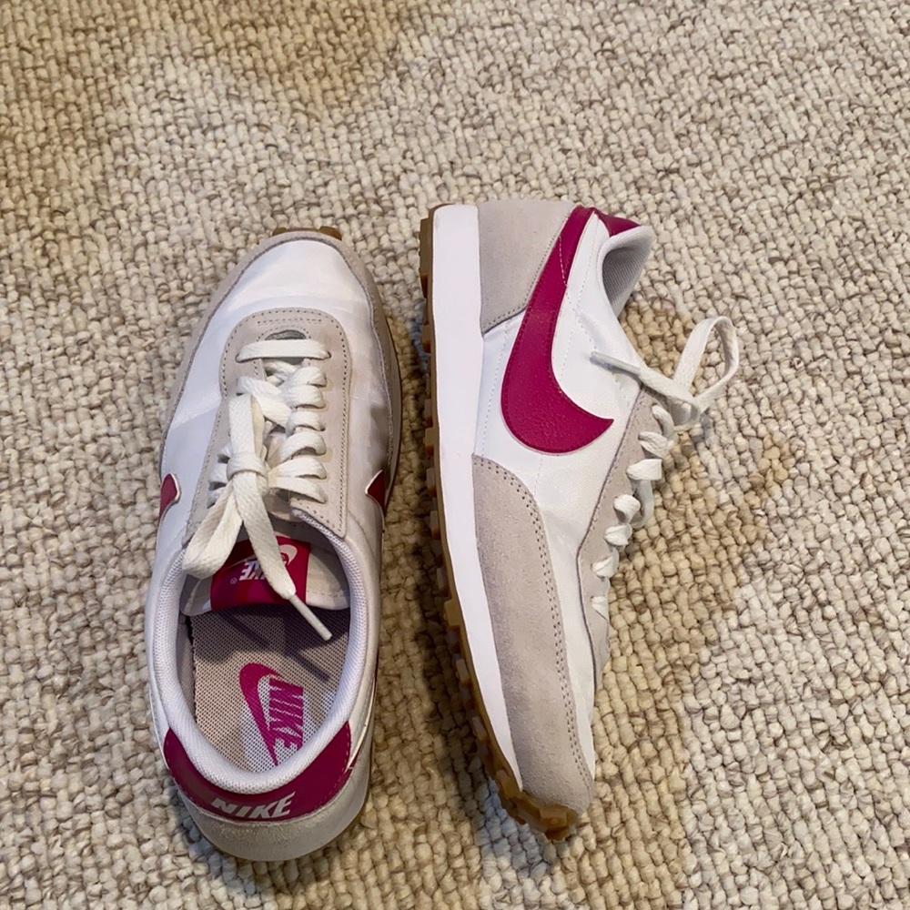 Nike Daybreak Sneakers - Like New!